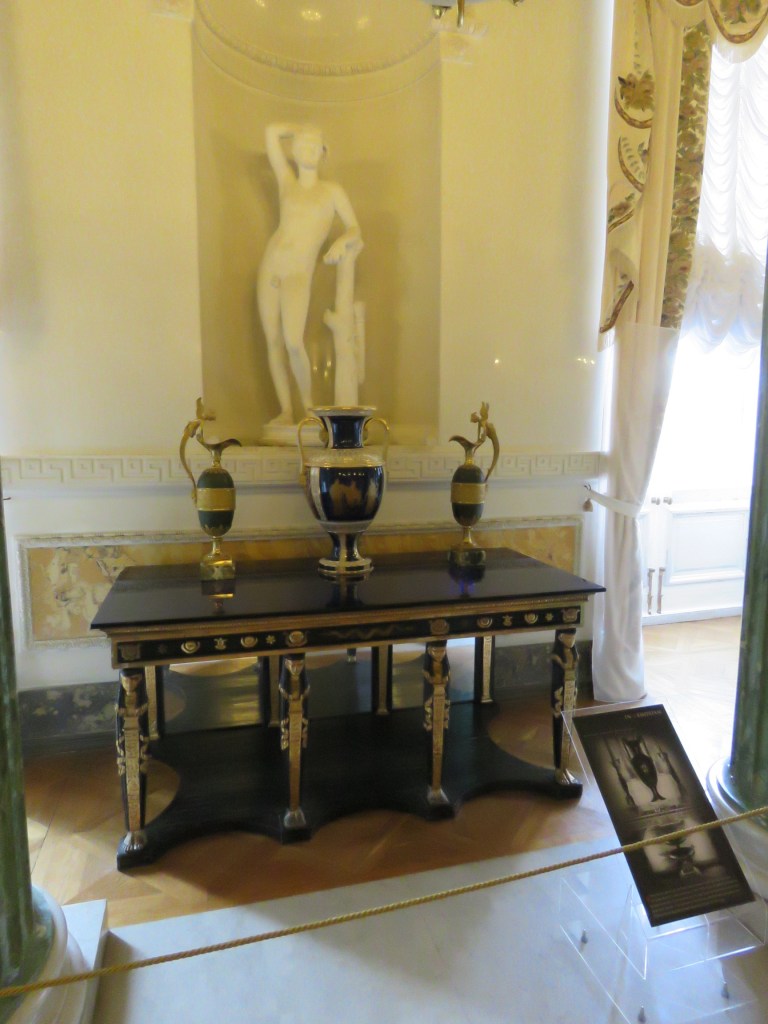 pavlovsk_statue_wwii_poster