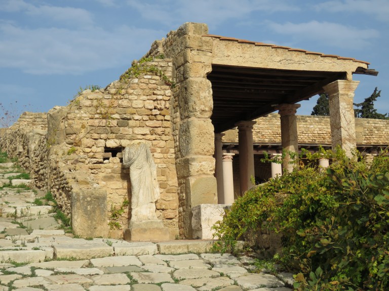 carthage_roman_villa_statue_pillars