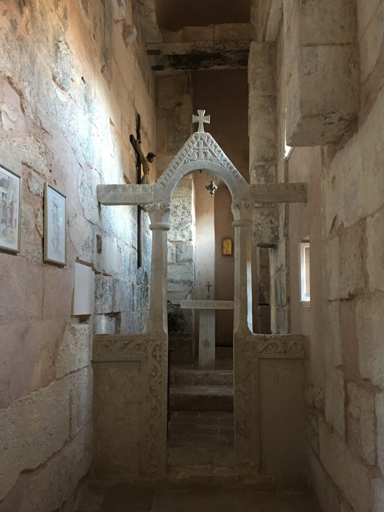 split_tiny_chapel