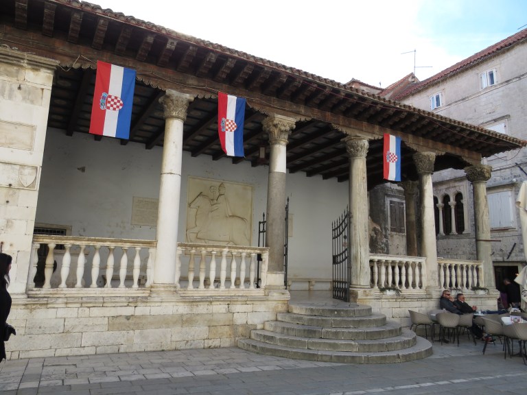 trogir_loggia