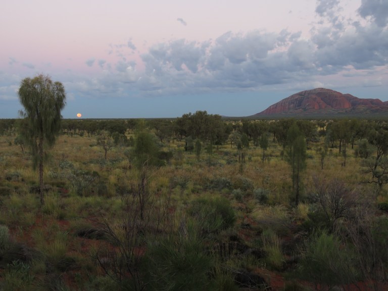 kata_tjuta_moonset