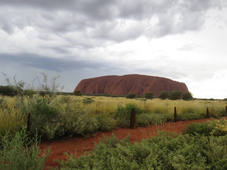 uluru_storm_clouds_rolling_in_early