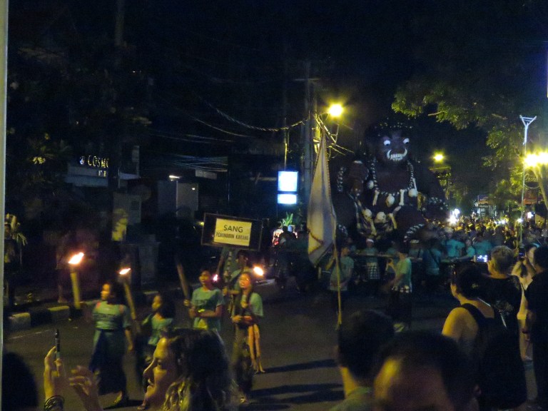 ogoh_ogoh_broad_parad_big_dude