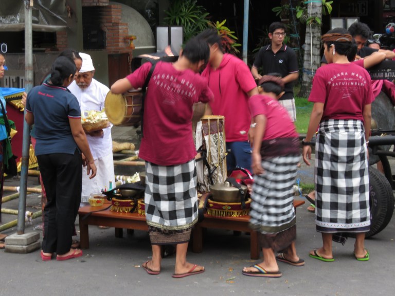 ogoh_ogoh_instrument_prep