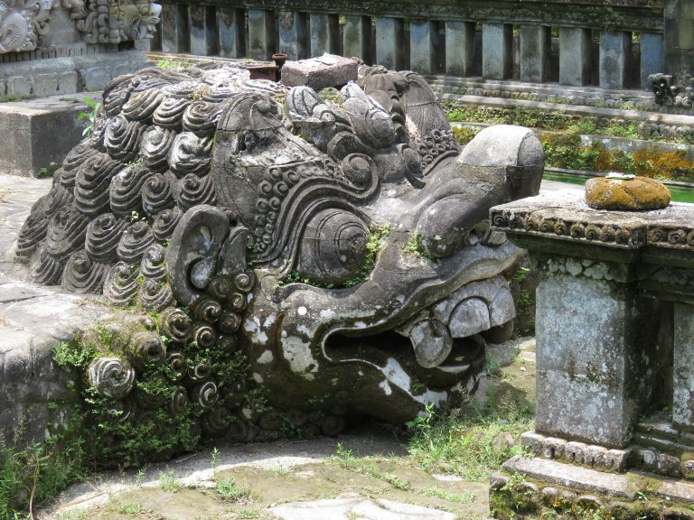 ubud_temple_big_nose_dude