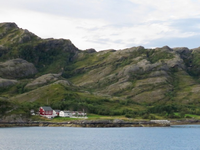 crossing_arctic_circle_houses