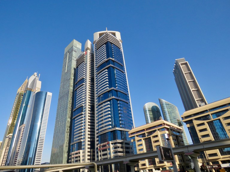 skyscrapers_upclose_sun